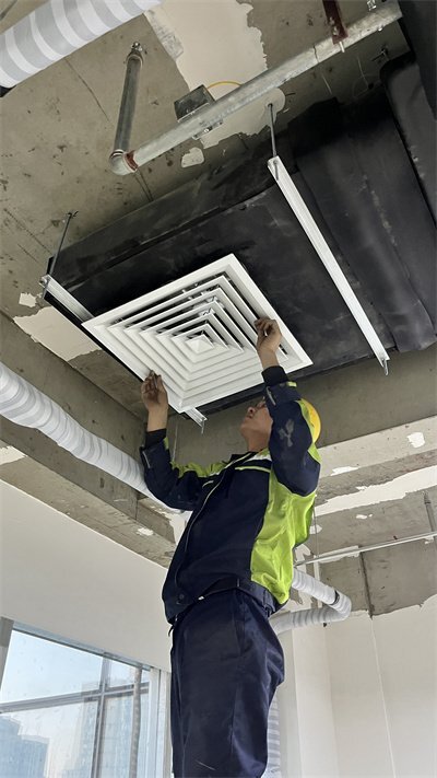 美的中央空調清洗